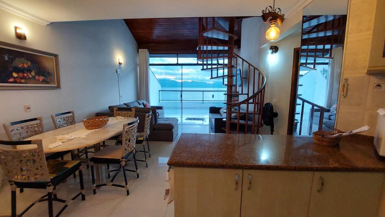 Linda Cobertura Duplex, Pe Na Areia,Vista Linda. Apartment Карагуататуба Екстериор снимка